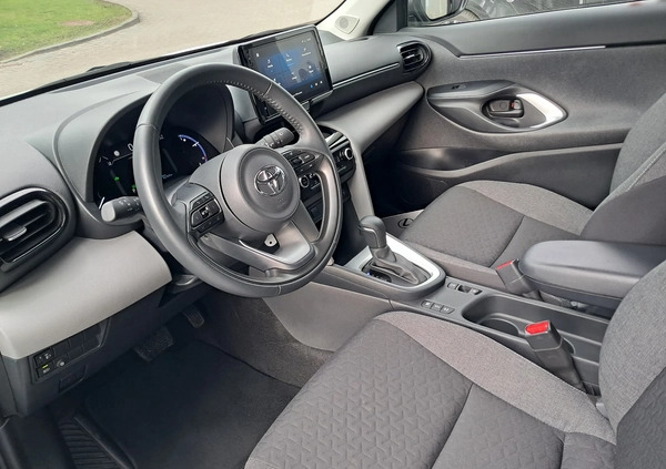 Toyota Yaris Cross cena 99900 przebieg: 61300, rok produkcji 2022 z Sułkowice małe 22